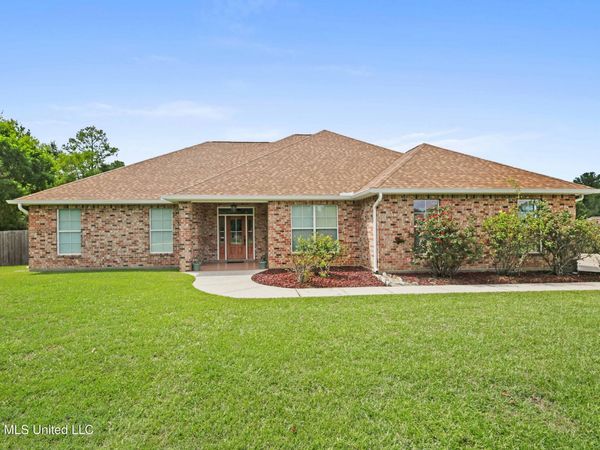 12231 E Pointe Drive, Picayune, MS 39466