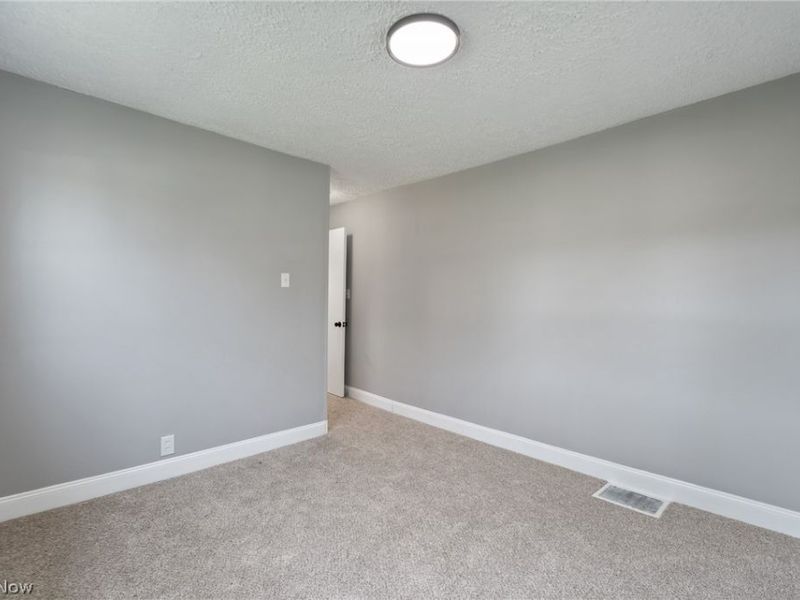 4719 S Main Street, Akron, OH 44319 Photo 15