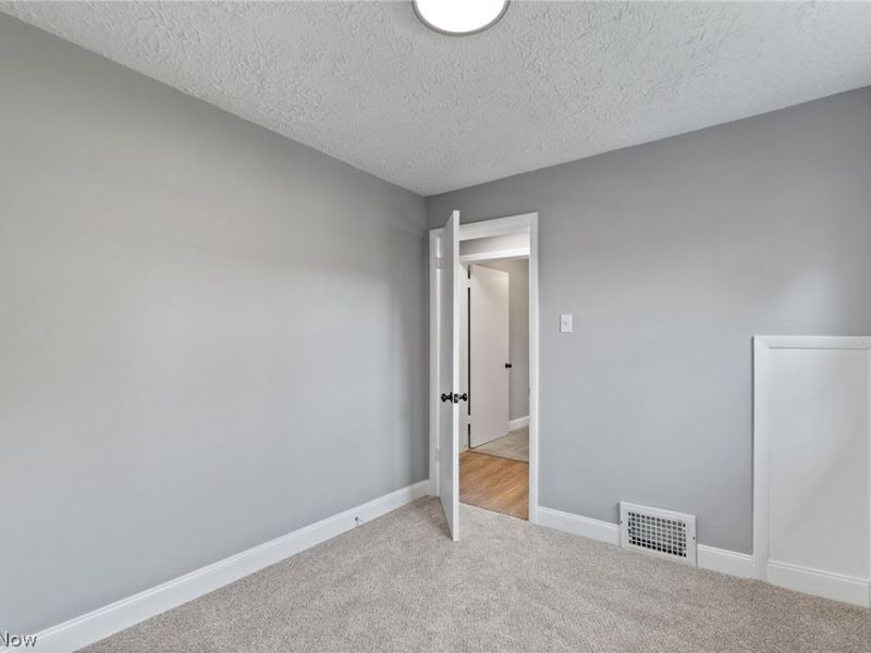 4719 S Main Street, Akron, OH 44319 Photo 17