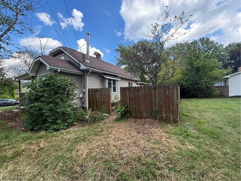 4719 S Main Street , Akron, OH 44319 Photo 2