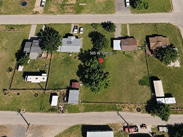 505 W 12th Street , Quanah, TX 79252