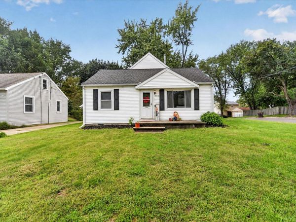 500 Hume Boulevard, Lansing, MI 48917