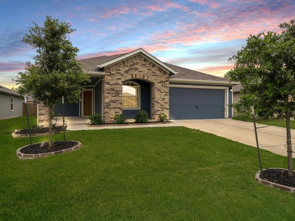 210 Garcitas Creek LN , Hutto, TX 78634