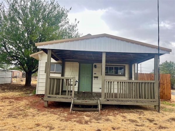 802 N 7th Street, Sayre, OK 73662