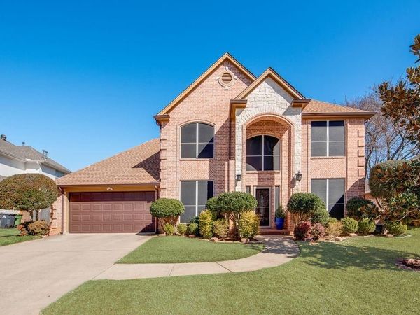 6405 Creekbend Court, Arlington, TX 76001