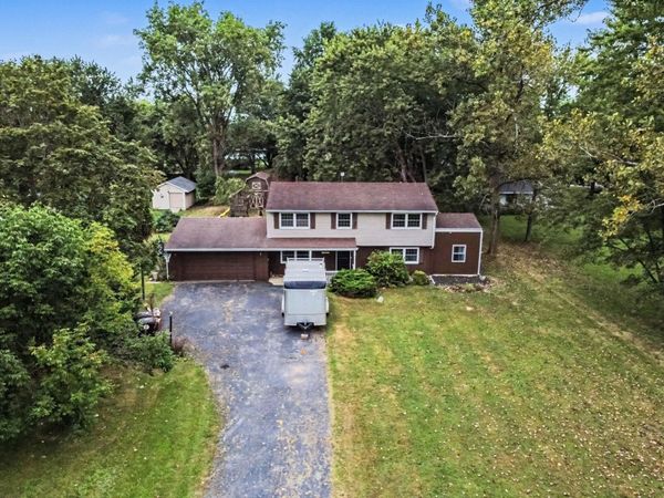 103 W Division Road , Valparaiso, IN 46385