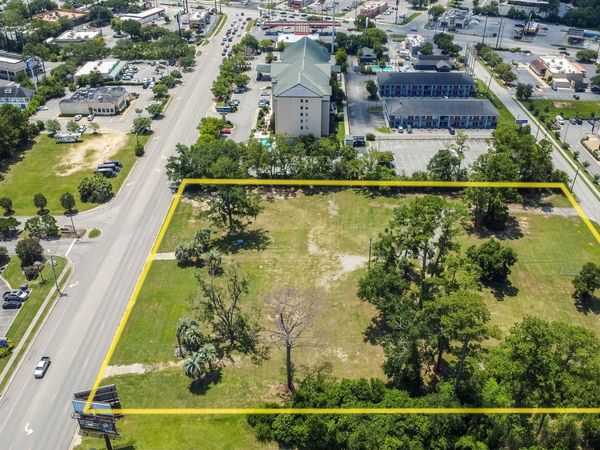 1705 Ellis Dr, Valdosta, GA 31602