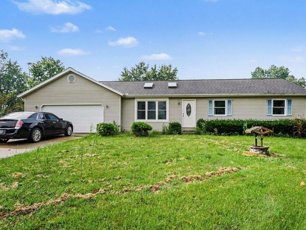 24320 Lynn Drive, Elkhart, IN 46517