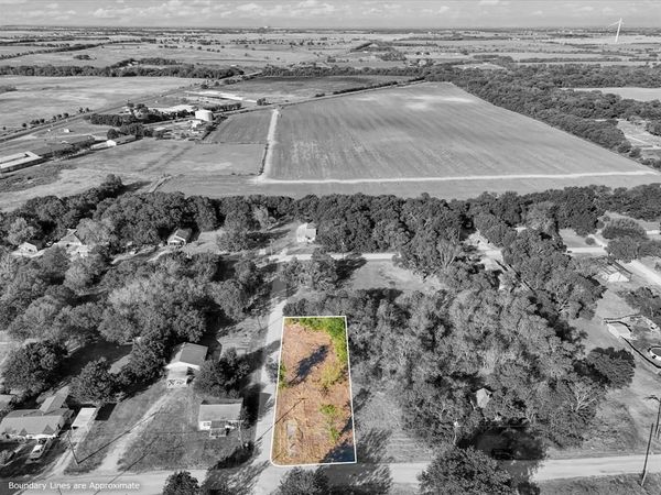 301 N Waco Street , Mart, TX 76664