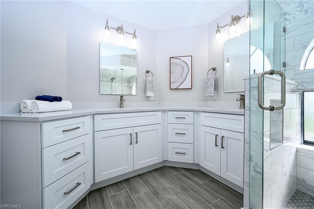 583 Beachwalk Cir, Unit Q-202, Naples, FL 34108 Photo