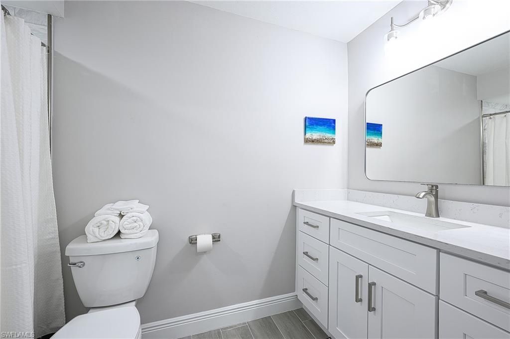 583 Beachwalk Cir, Unit Q-202, Naples, FL 34108 Photo