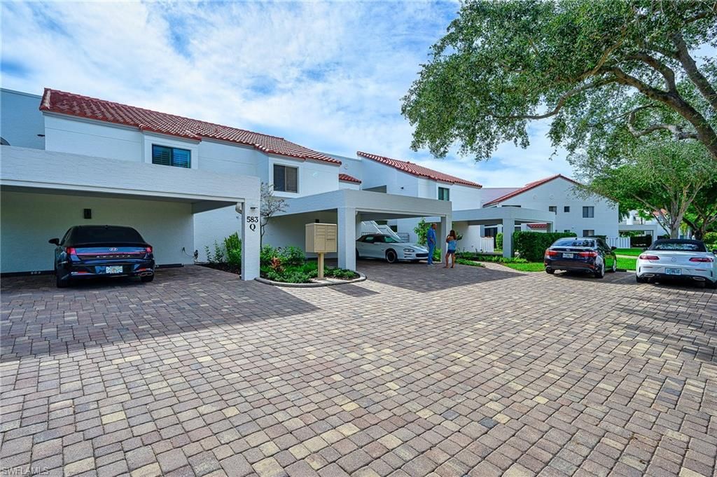 583 Beachwalk Cir, Unit Q-202, Naples, FL 34108 Photo