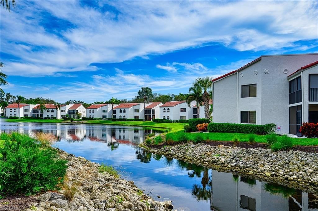 583 Beachwalk Cir, Unit Q-202, Naples, FL 34108 Photo