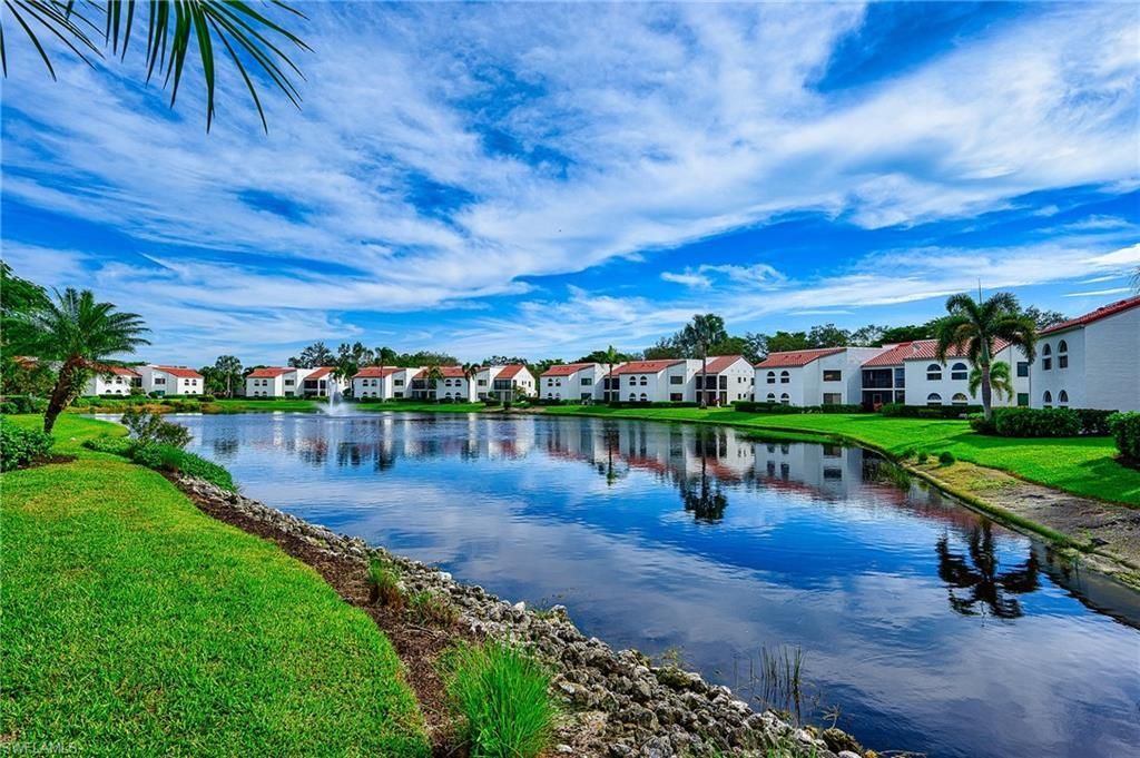 583 Beachwalk Cir, Unit Q-202, Naples, FL 34108 Photo