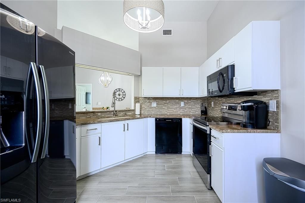 583 Beachwalk Cir, Unit Q-202, Naples, FL 34108 Photo