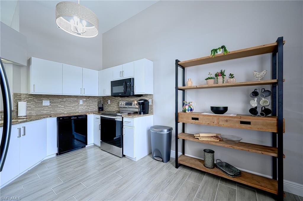583 Beachwalk Cir, Unit Q-202, Naples, FL 34108 Photo
