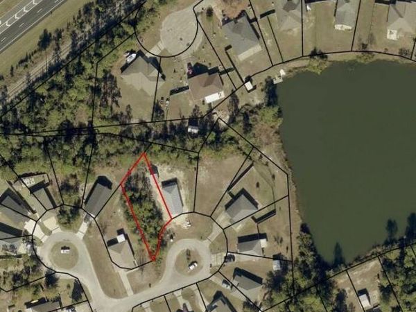 7205 Lake Suzzanne Lane , Panama City, FL 32404