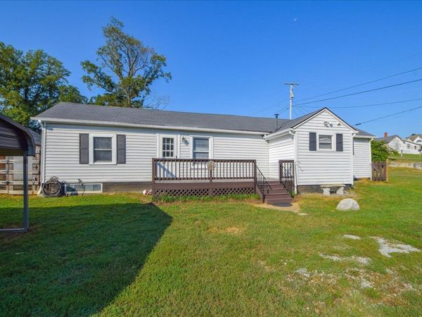 4011 Bandy RD , Roanoke, VA 24014
