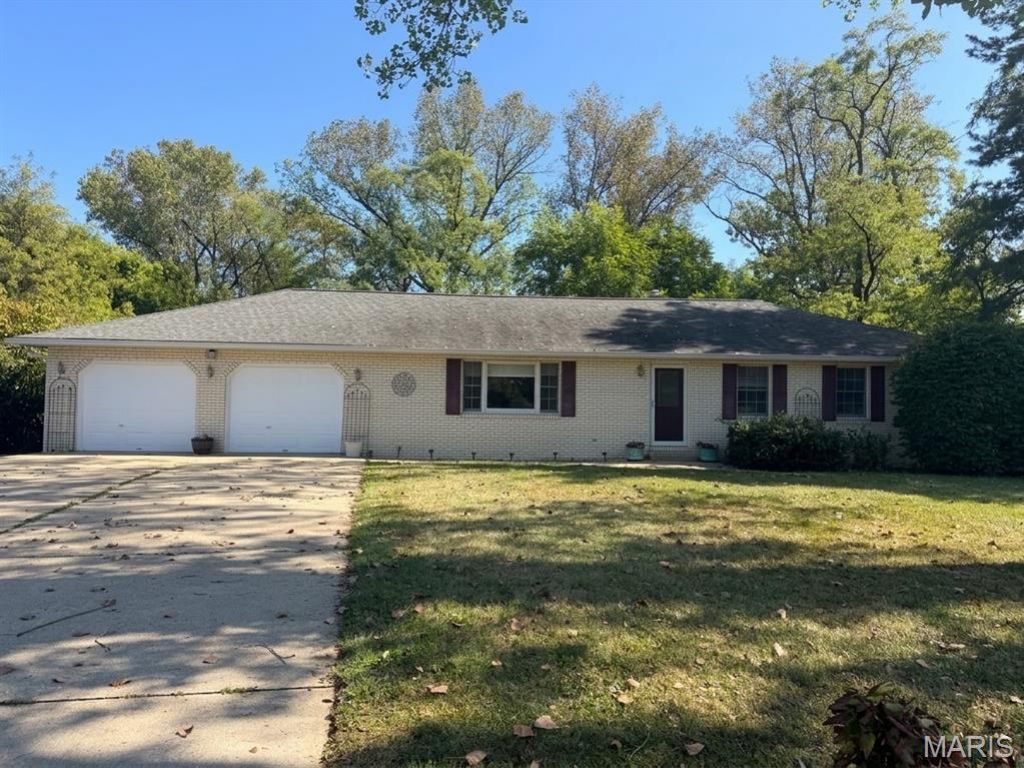 12 Blossom Lake Lane, Maryville, IL 62062 Main Photo