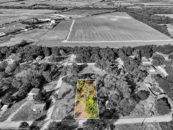 303 N Waco Street , Mart, TX 76664