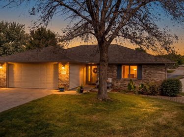 2360 Atwood Circle, Lincoln, NE 68521