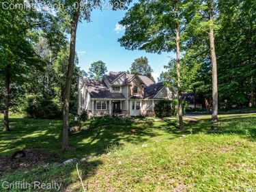 10183 Silver Lake Road, Green Oak Township, Mi 48116