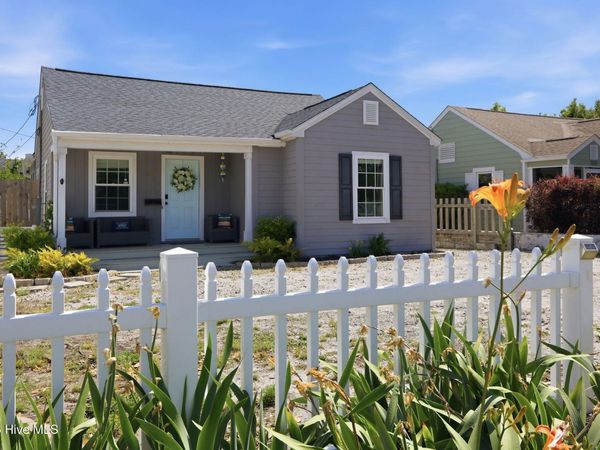 3111 Arendell Street , Morehead City, NC 28557