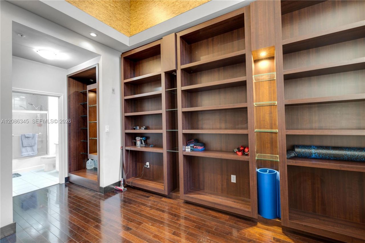 2775 NE 187th St, Unit 120, Aventura, FL 33180 Photo