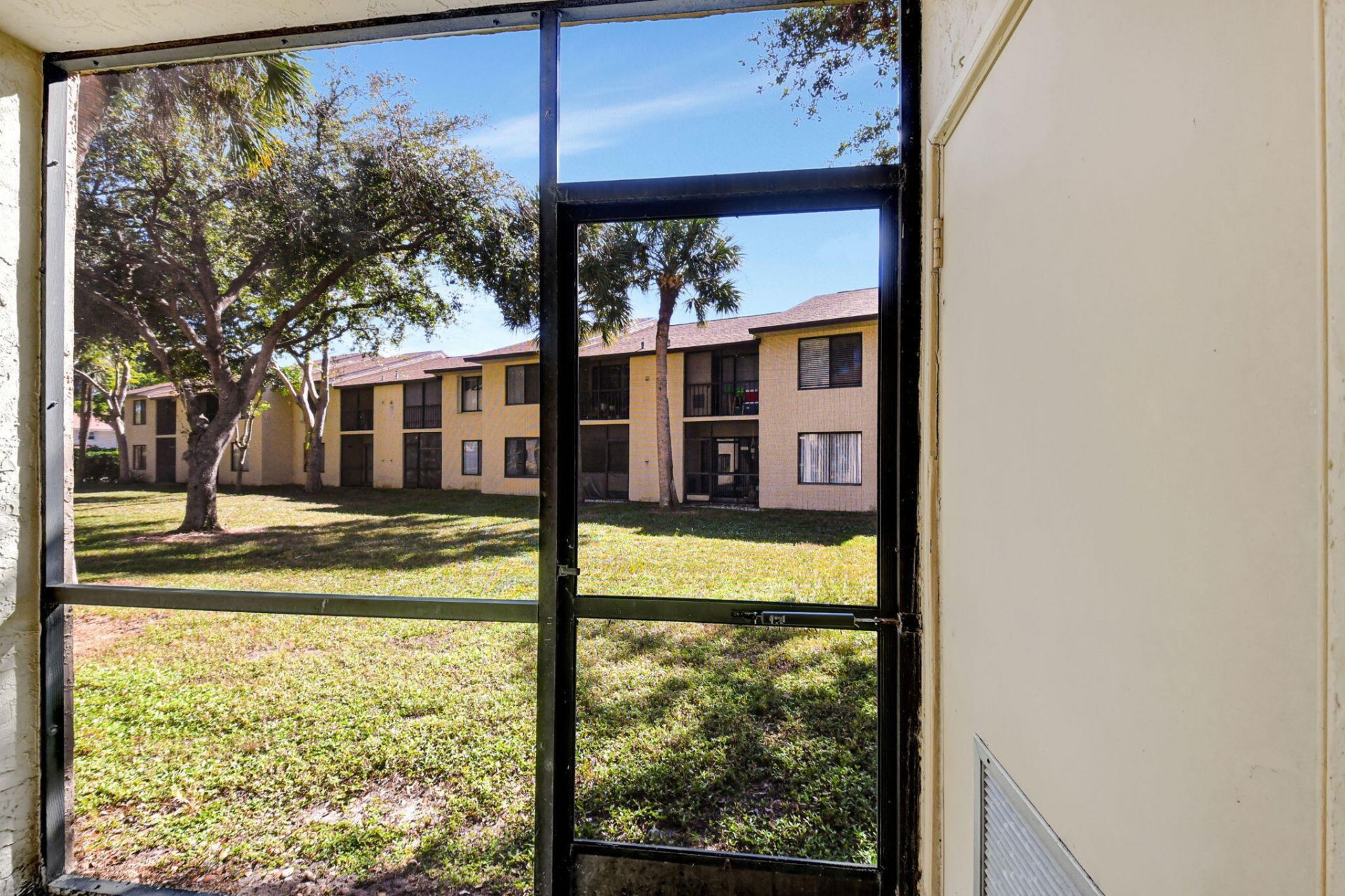 6550 Somerset Drive, Unit 107, Boca Raton, FL 33433 Photo