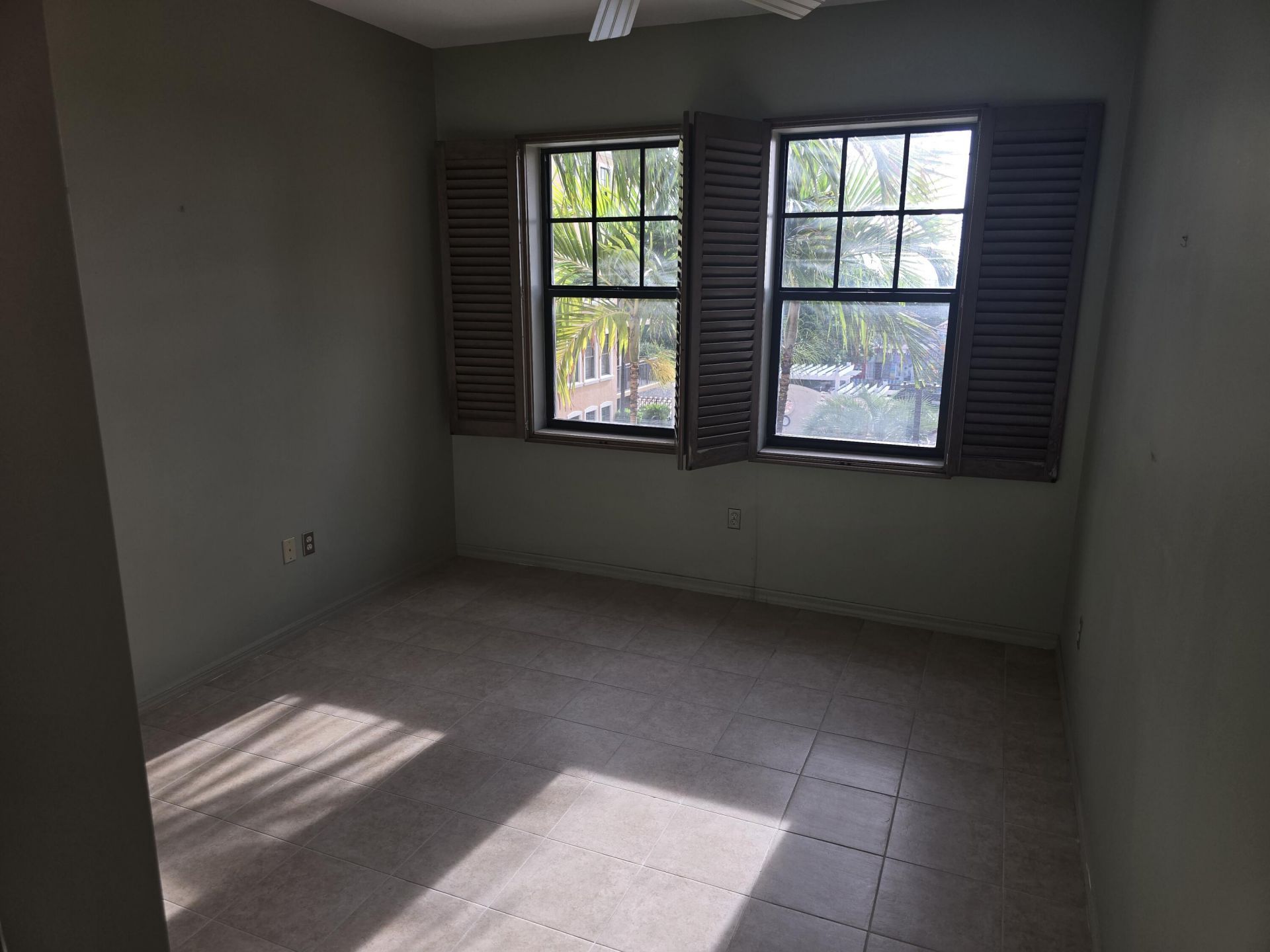 511 Lucerne Avenue, Unit 512, Lake Worth Beach, FL 33460 Photo