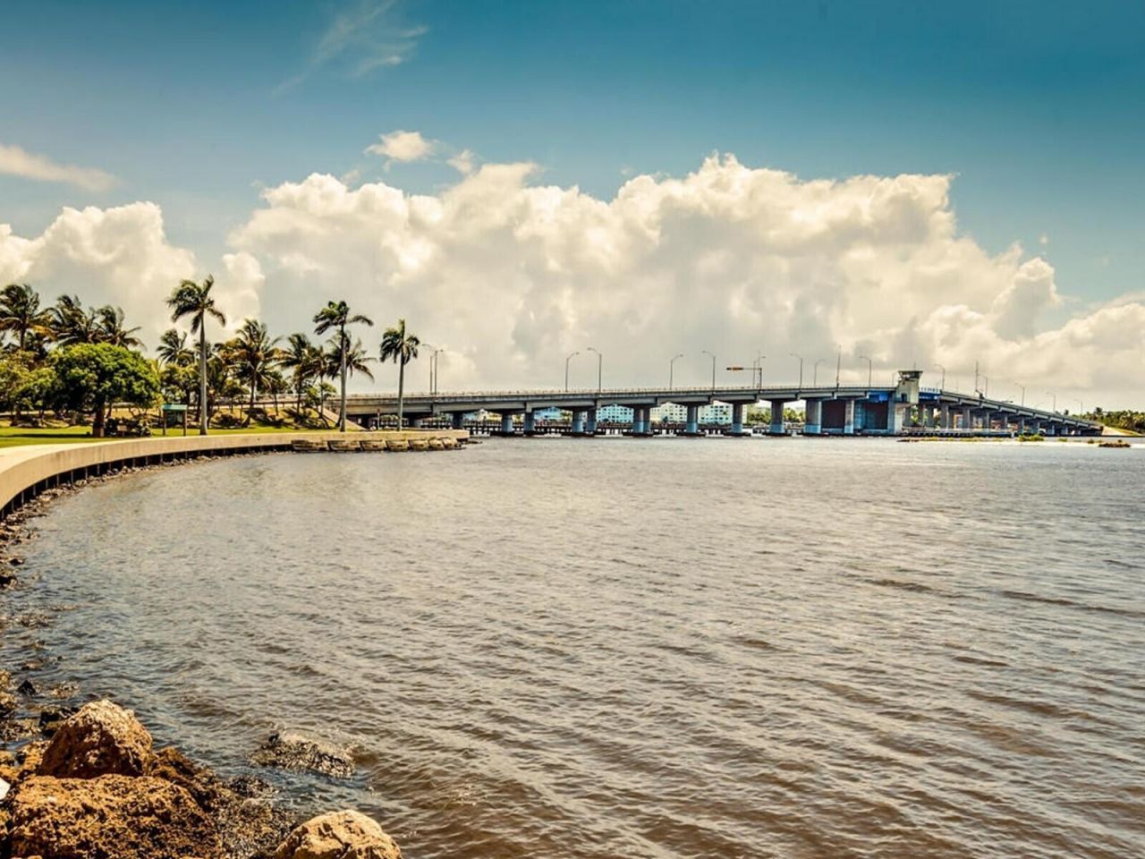 511 Lucerne Avenue, Unit 512, Lake Worth Beach, FL 33460 Photo