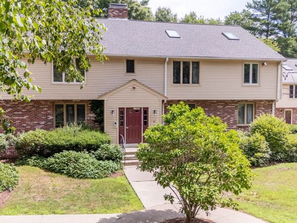46 Pinebrook Ln, Unit 3, Easton, MA 02375