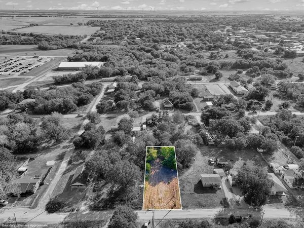 312 N Waco Street , Mart, TX 76664