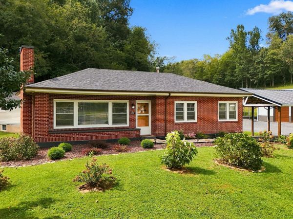 157 7th Avenue, Dungannon, VA 24245