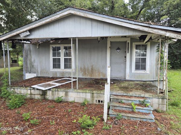 1031 Washington Avenue , Graceville, FL 32440
