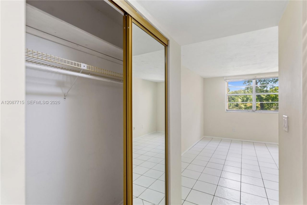 7300 NW 17th St, Unit 310, Plantation, FL 33313 Photo
