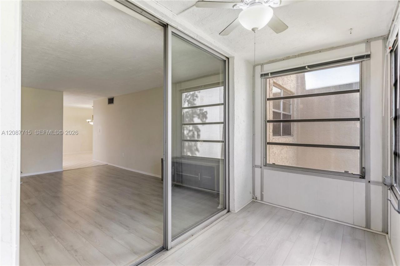 7300 NW 17th St, Unit 310, Plantation, FL 33313 Photo