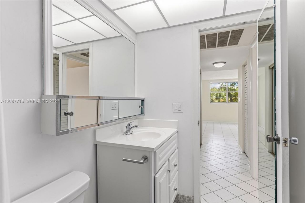 7300 NW 17th St, Unit 310, Plantation, FL 33313 Photo