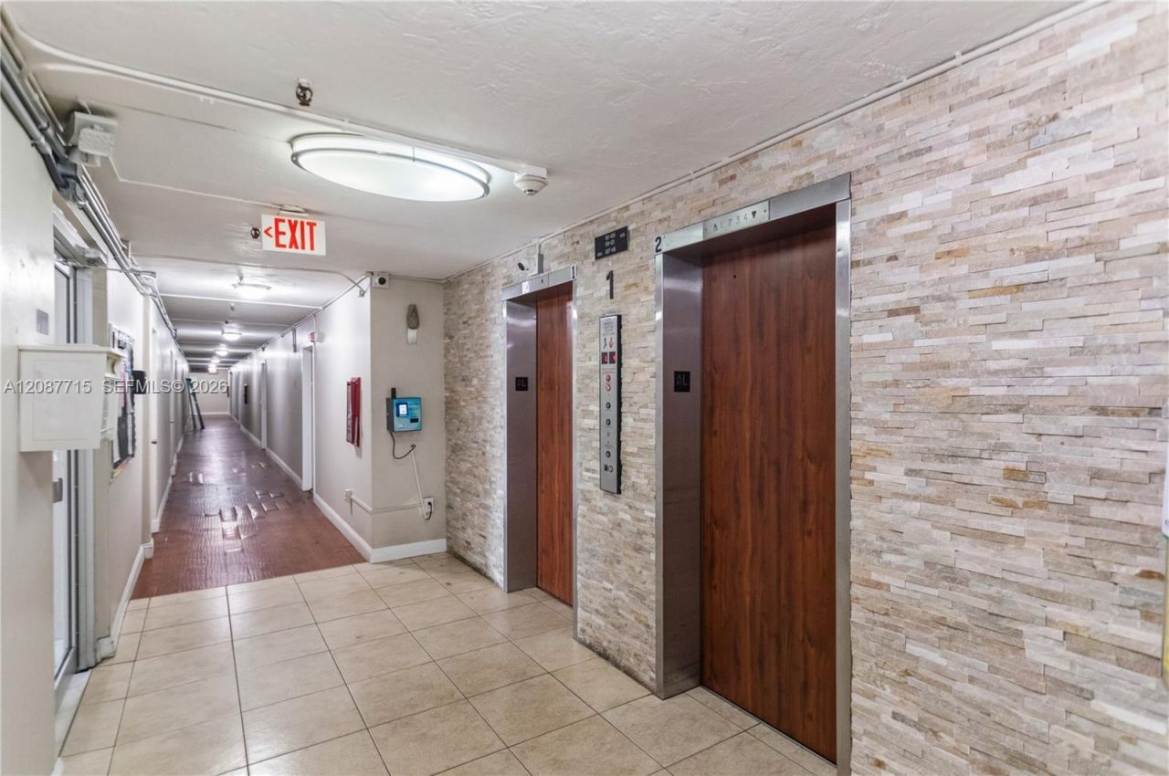 7300 NW 17th St, Unit 310, Plantation, FL 33313 Photo