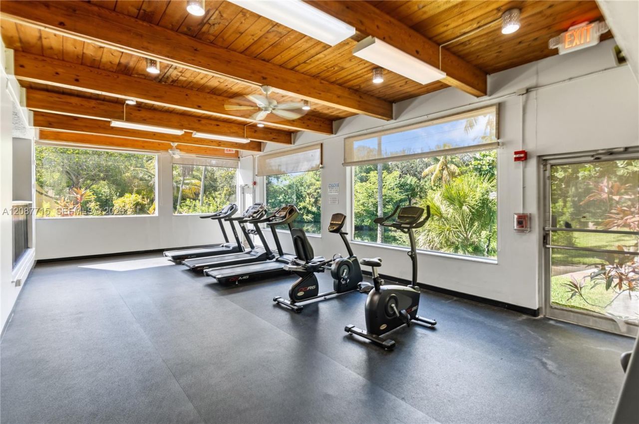 7300 NW 17th St, Unit 310, Plantation, FL 33313 Photo