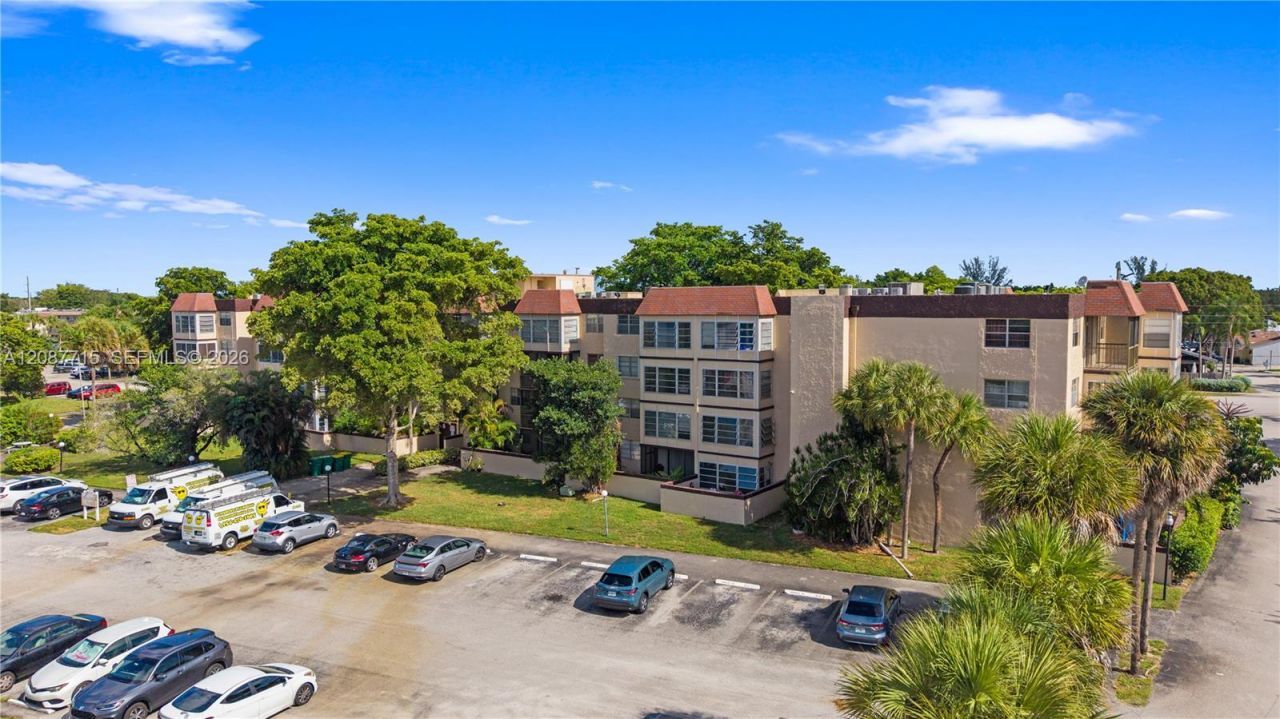 7300 NW 17th St, Unit 310, Plantation, FL 33313 Photo