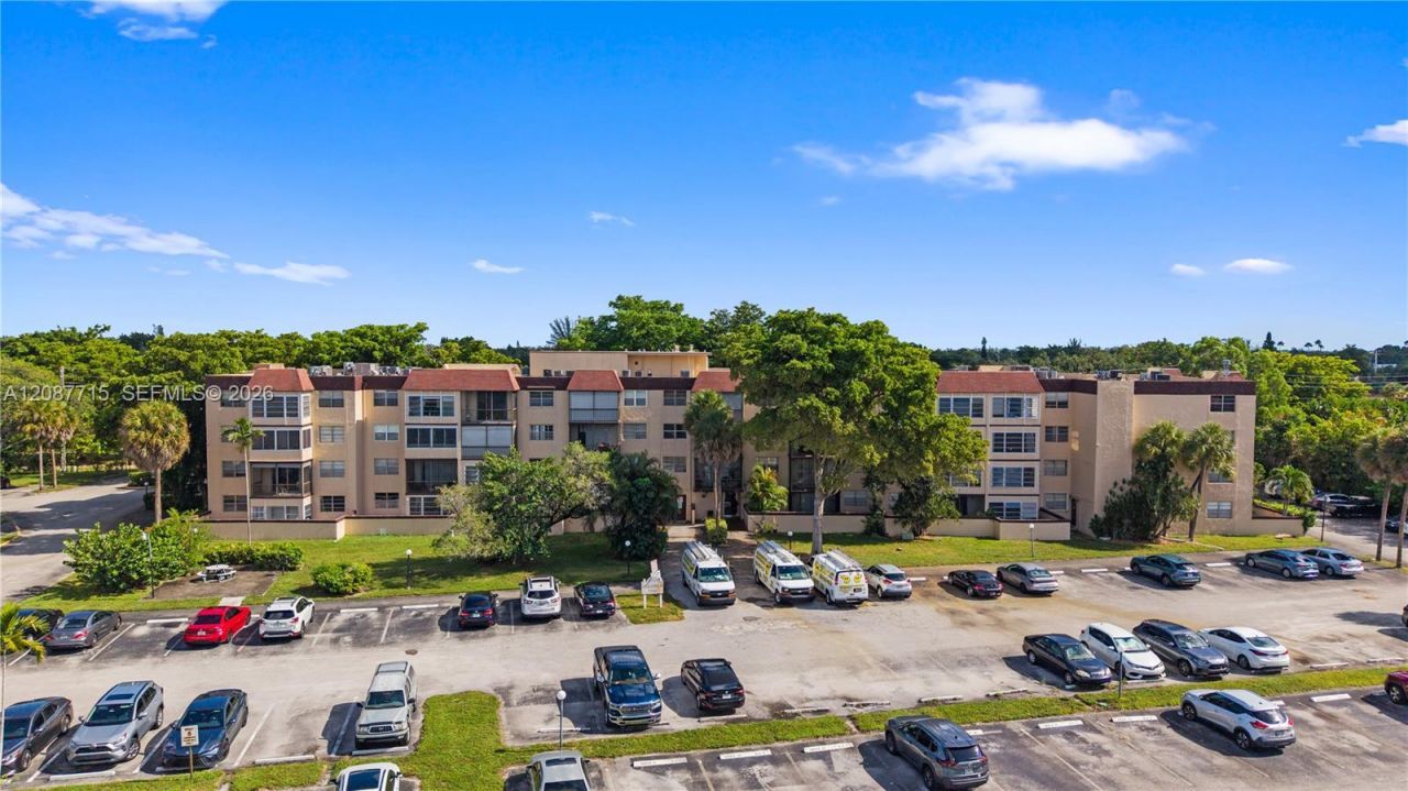 7300 NW 17th St, Unit 310, Plantation, FL 33313 Photo