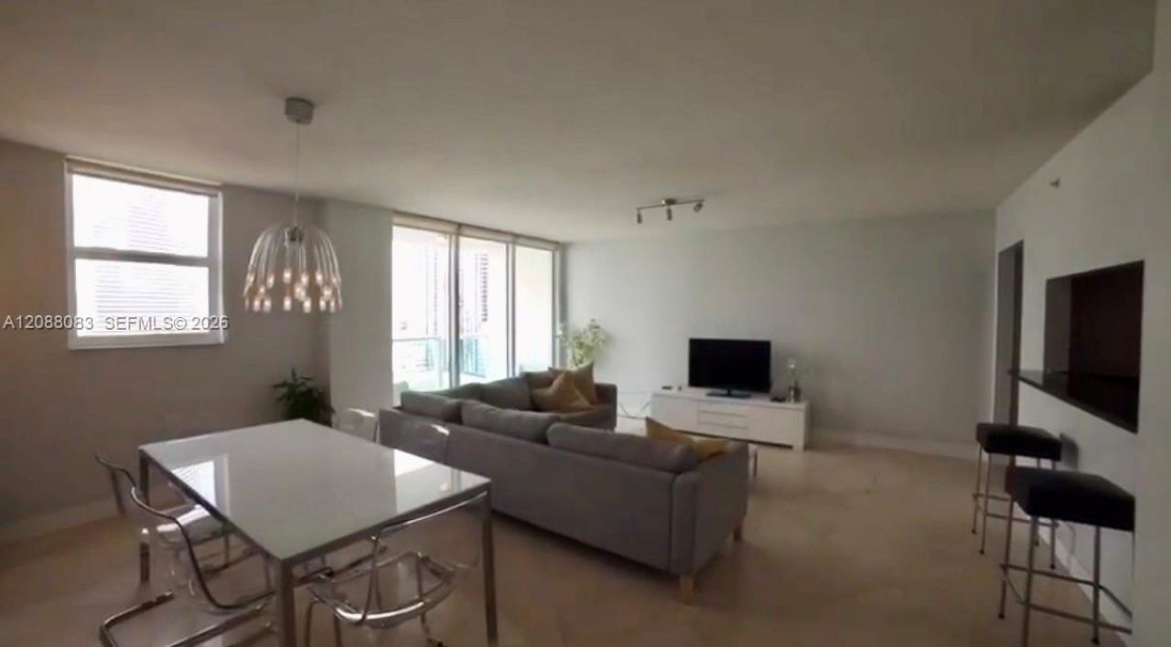 31 SE 5th St, Unit 2001, Miami, FL 33131 Photo