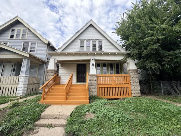 2022 W Keefe AVENUE, Unit 2022A, Milwaukee, WI 53206