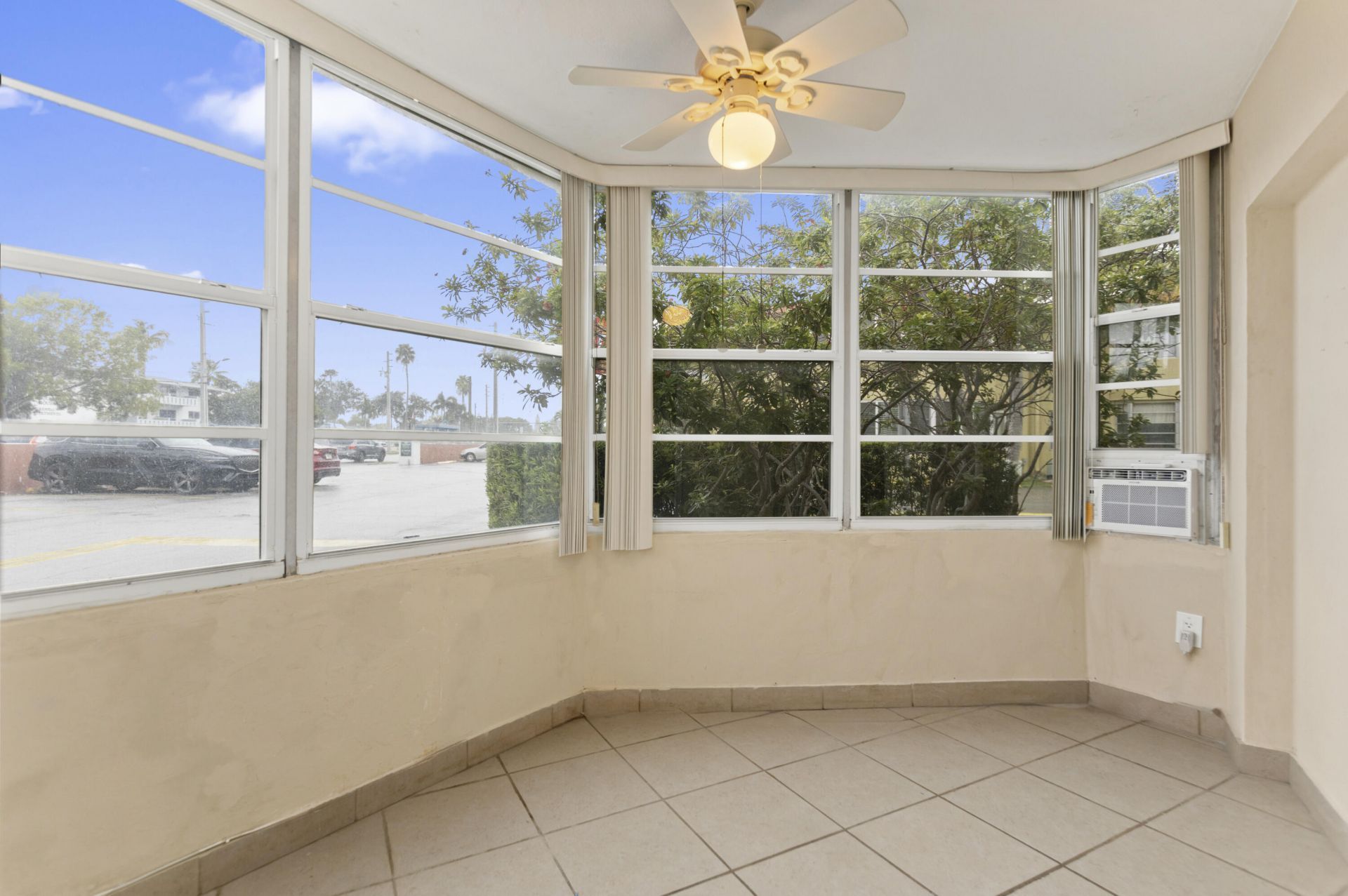 18630 NE 18th Avenue, Unit 134, Miami, FL 33179 Photo