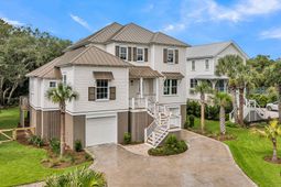 1644 Home Farm Road photo 4