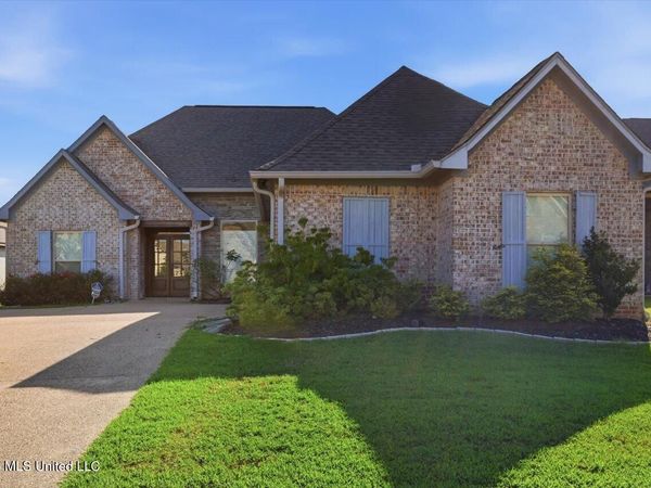 120 Emerald Drive, Brandon, MS 39047