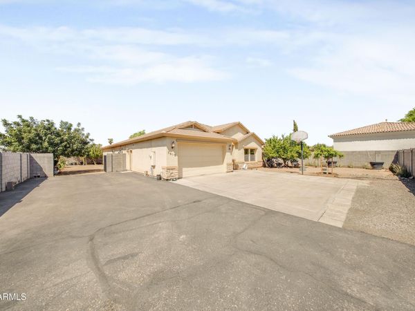 7612 N 81st Lane, Glendale, AZ 85303