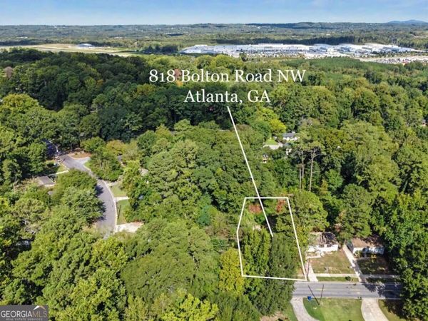 818 Bolton Road NW, Atlanta, GA 30331