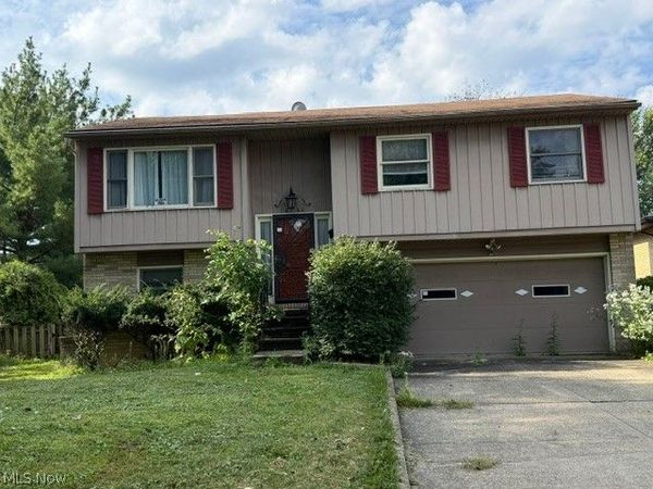 14140 Mustang Drive , Maple Heights, OH 44137